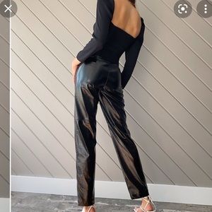 NWT size 2 Wilfred Aritzia black Funk Pants